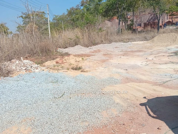 Carrick Creagh Harare North 1500m² — Tarred Road & Access Control