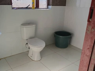 6 Bedroom House