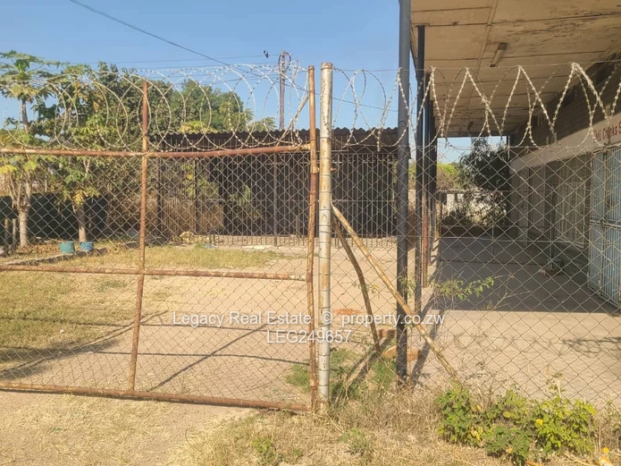 Chitungwiza Commercial Warehouse – Ideal For Manufacturing And Distribution