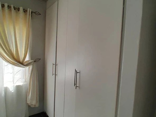 4 Bedroom Flat & Apartment