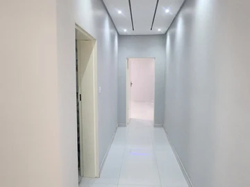 4 Bedroom Flat & Apartment