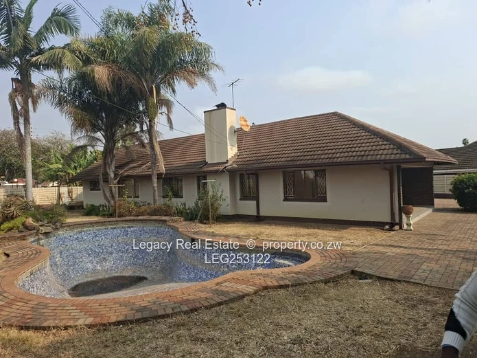 Avonlea 3-Bed Home with Pool & Large Paved Drive