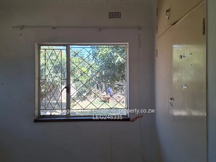 Prime Sunridge Property Along Harare Drive With Cottage Accommodation (Sole Mandate)