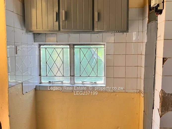 Value-For-Money 3-Bedroom Flat in Prospect,Down -Floor  Flat  in a Convinient Prospect Location