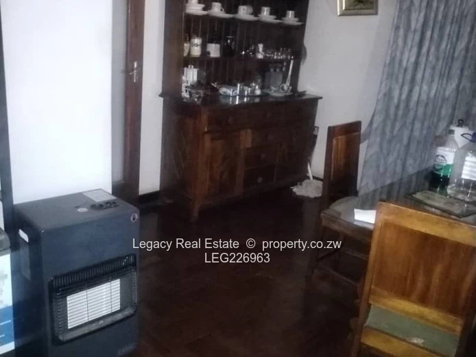 Spacious Hatfield Property with Main House, Guest Wing & Cottage