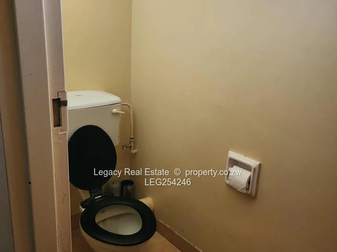 3-Bed Strathaven Rental: Veranda, Fireplace & Garden