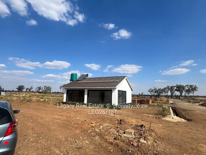 588m² Pomona Stand — Tarred Roads, Sewer & a 2bed cottage