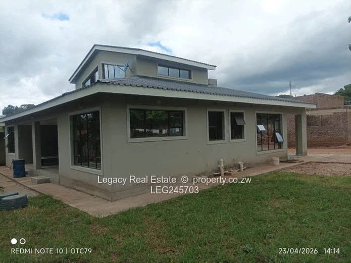 Elegant Cluster Home For Sale In Borrowdale Quinnington