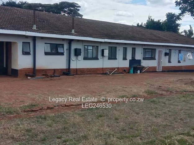 Imposing Marlborough Property With Borehole And Cottage,Large Title Deed Property .