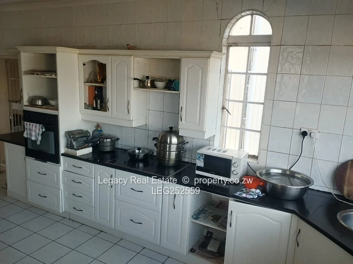 Exceptional Executive Residence with Cottage | Borrowdale