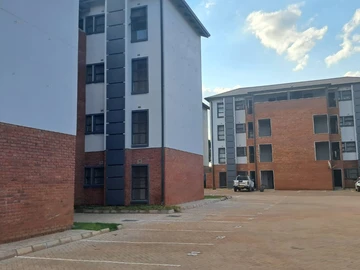 2 Bedroom Flat & Apartment