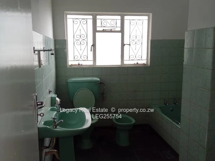 Bright 1-Bed Home in Greendale - Borehole & Modern Tiles