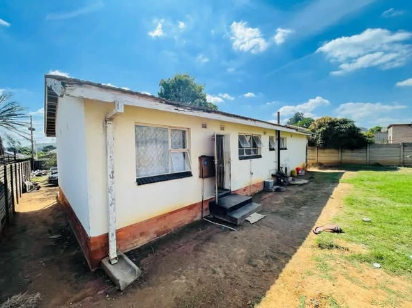 Spacious 3-Bedroom Home in Old Marimba Park