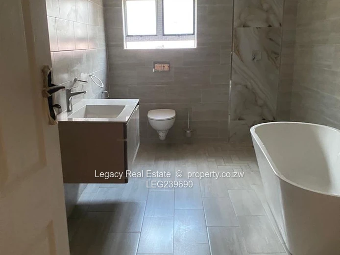 Modern 4-Bedroom Townhouse In Secure Marlborough Complex
