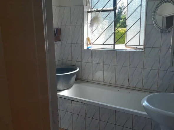 4 Bedroom Flat & Apartment