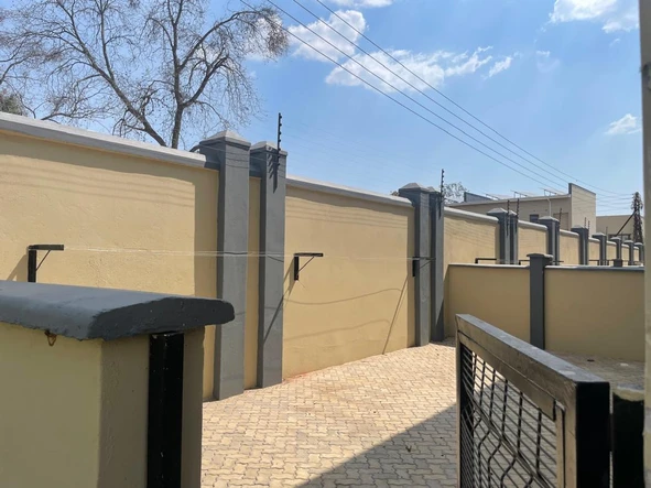 3 Bedroom Flat & Apartment