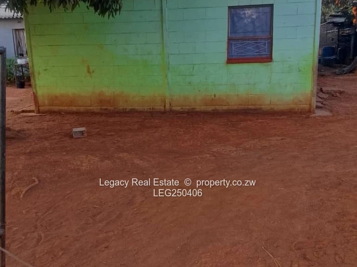 Kadoma 2-Bed Home with Garden & Verandah