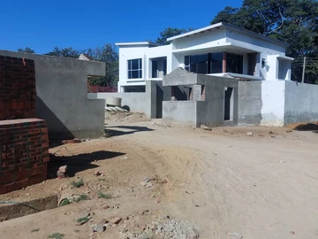 4 Bedroom Flat & Apartment