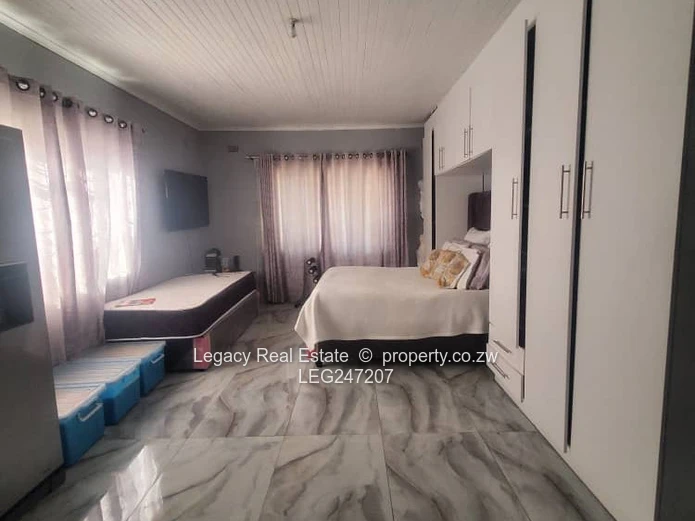 Zimre Park Rental With Borehole And Solar System