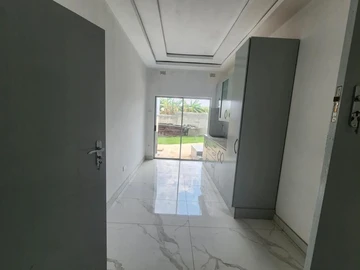 6 Bedroom House