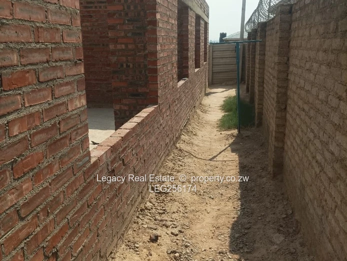 4-Bed Unfinished Home in Fidelity (240m²) with Borehole