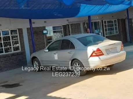 Prime Roadfront Commercial Property, Willovale Road.