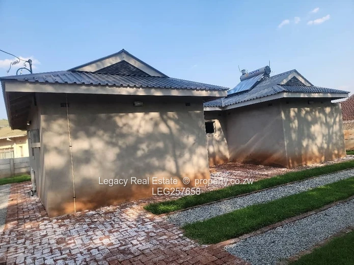 Neat 3-Bed Meyrick Park House with Borehole & Geyser