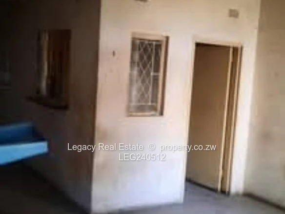 Chitungwiza Busy Shopping Centre Shop For Sale – Title Deed