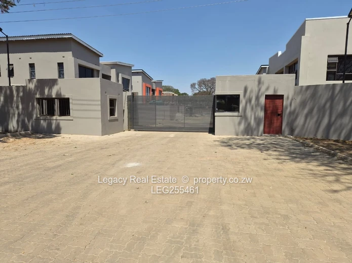 Greendale North: Modern 4-Bed with Double Garage & Borehole
