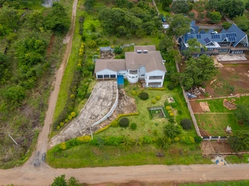 6 Bedroom House