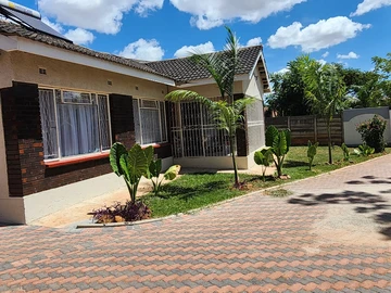 Ready to Move In Family Home!