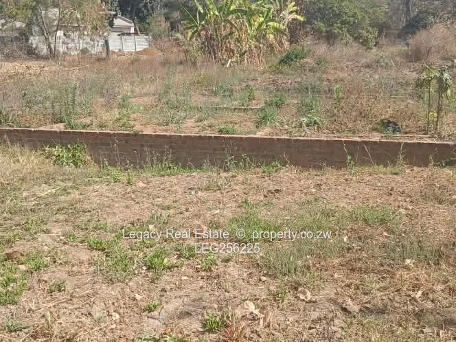 1900m² Walled Residential Stand in Chinhoyi