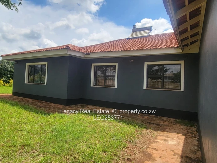 *Mount Pleasant Heights house to let 