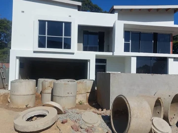 4 Bedroom Flat & Apartment