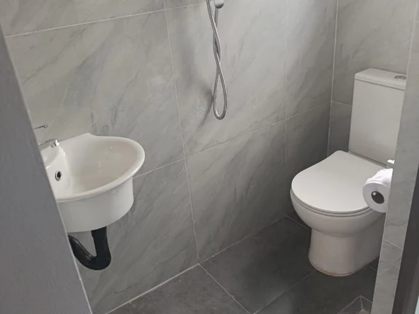 3 Bedroom Flat & Apartment