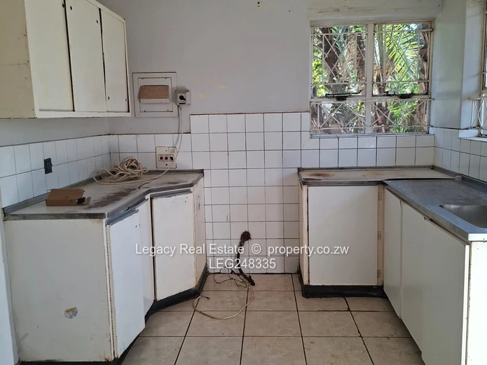 Prime Sunridge Property Along Harare Drive With Cottage Accommodation (Sole Mandate)