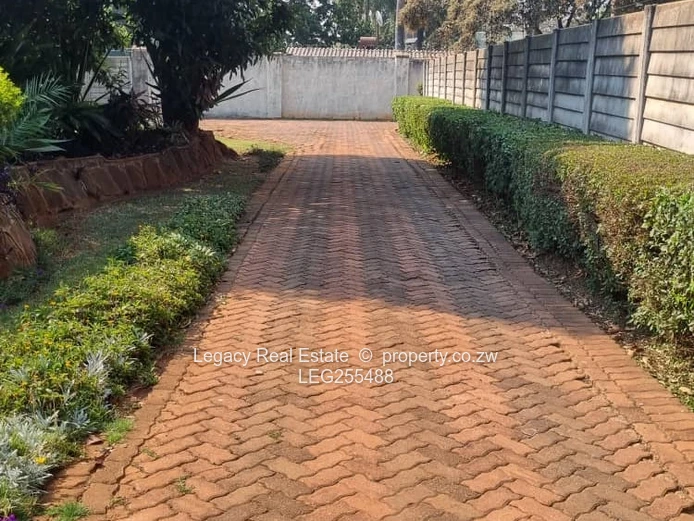 Borrowdale 5-Bed Home with Double Garage & Borehole