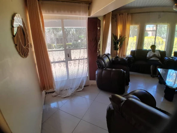 4 Bedroom Flat & Apartment