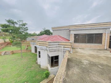 7 Bedroom House
