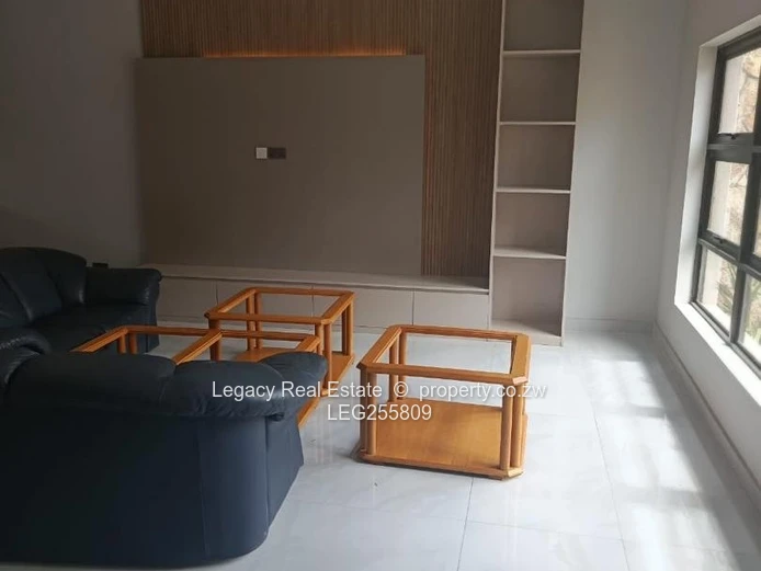 Golden Stairs 3bed duplex - En-suite & Borehole