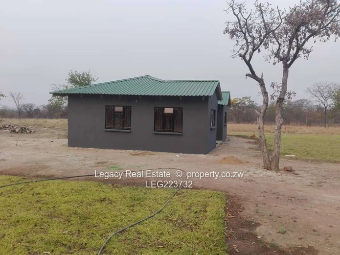 Versatile 5-Acre Plot for Sale in Kwekwe – Ideal for Farming & Living!