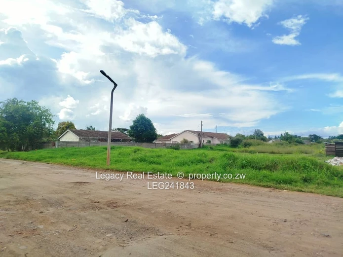 Stand in Established Mabelreign Neighborhood