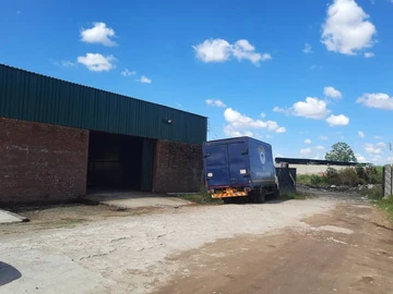 Prime Waterfalls Warehouse with Borehole Access