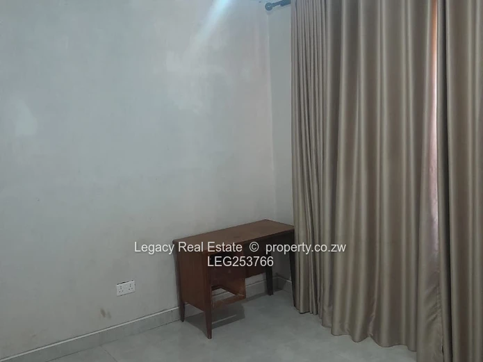 Spacious 5-Bedroom Home To Let – Tynwald North