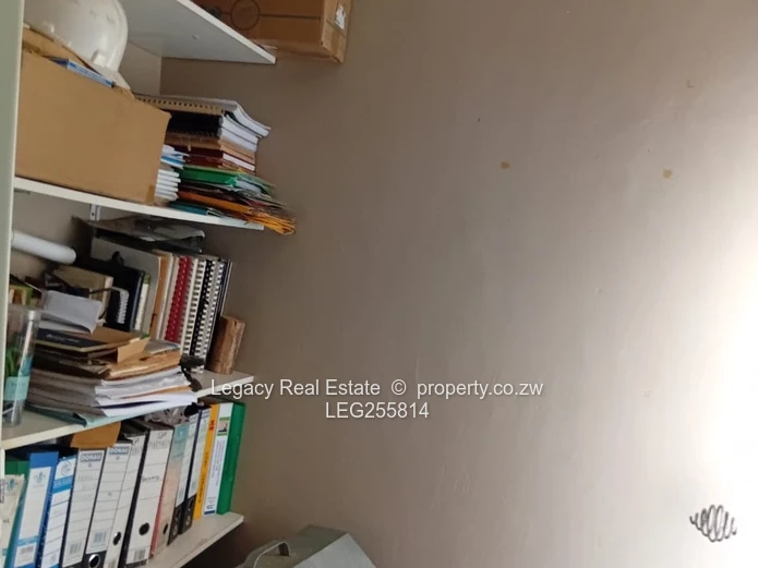 4-Bed Zimre Park House — Fitted Kitchen, Garden & Garage