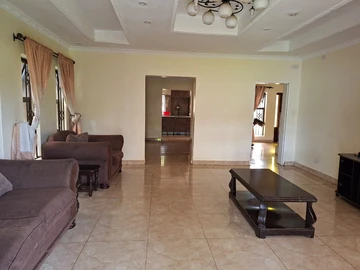 6 Bedroom House