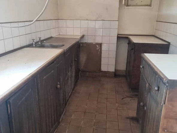 2 Bedroom Flat & Apartment