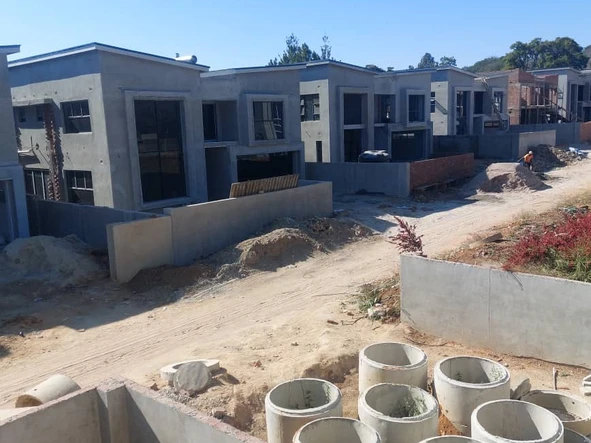 4 Bedroom Flat & Apartment