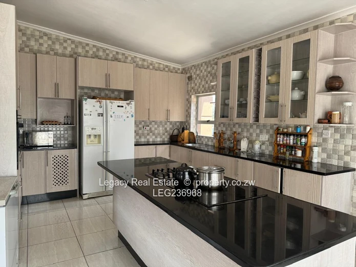 Entertainment-Ready Home with Gym in Old Arlington Park,Secure, Stylish & Spacious – 4-Bed Home i