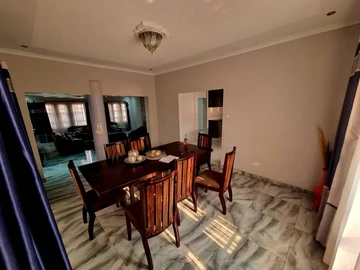 5 Bedroom House